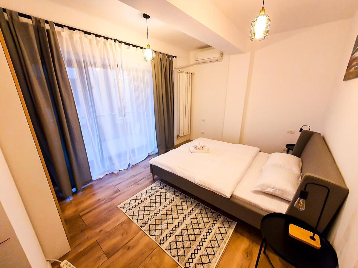 Urban Retreat: Industrial Chic 1Br Ap - Heart Of Bucharest Apartment Exterior photo